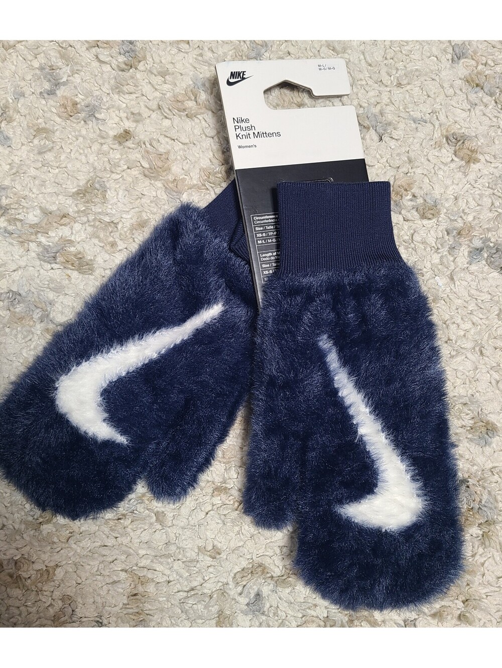 Brand new Nike plush knit mittens